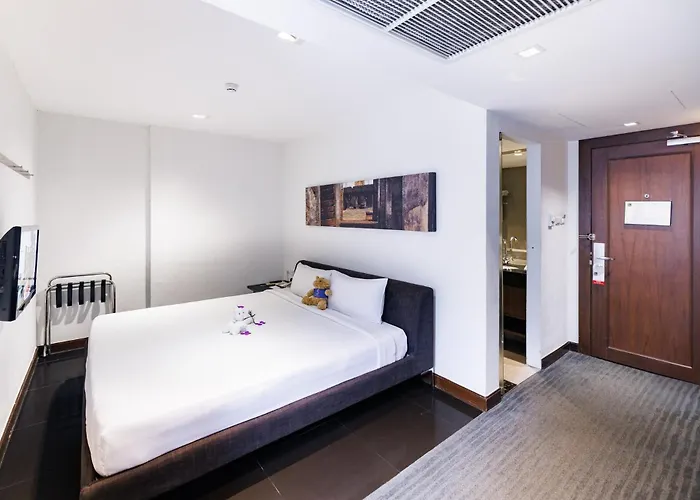S33 Compact Sukhumvit