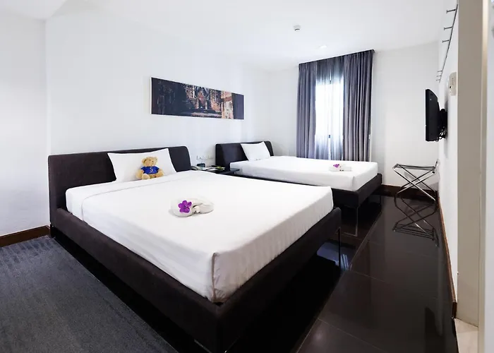 S33 Compact Sukhumvit Hotel 3*