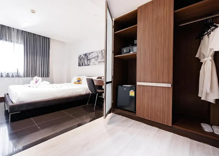 S33 Compact Sukhumvit