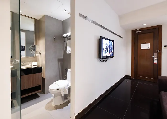 S33 Compact Sukhumvit 3*