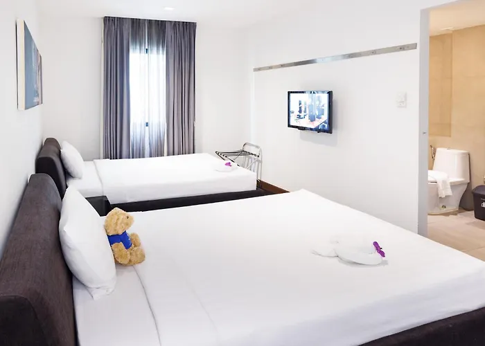 S33 Compact Sukhumvit Hotel 3*