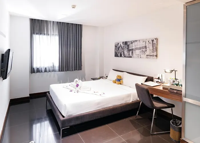 S33 Compact Sukhumvit